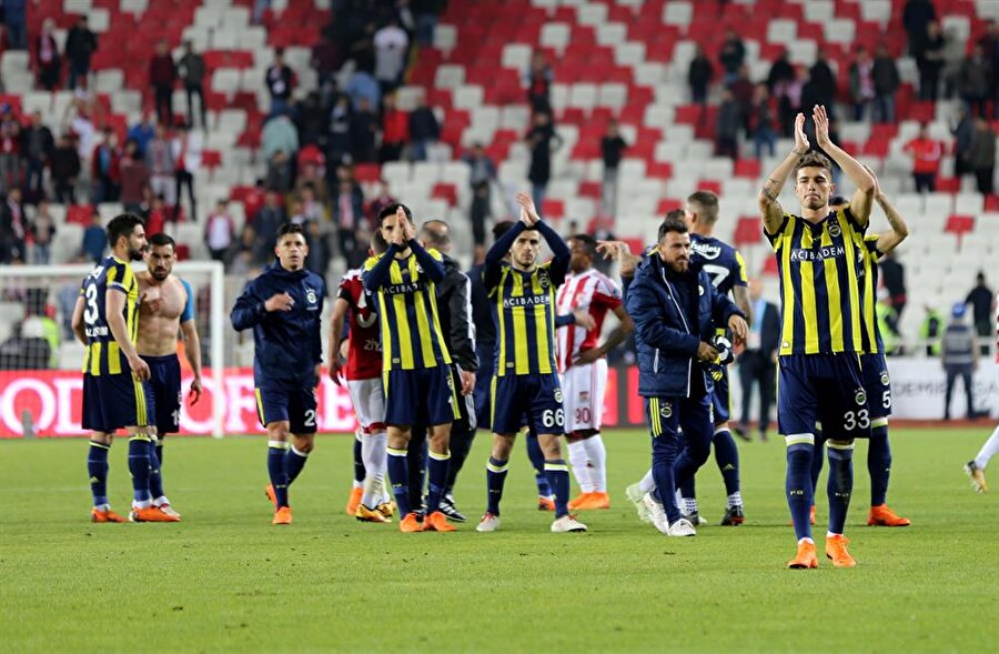 Fenerbahçe'nin kalan maçları
30. hafta / 23 Nisan Pazartesi20.00 Fenerbahçe-Antalyaspor31. hafta / 28 Nisan Cumartesi
19.00 Kasımpaşa-Fenerbahçe32. hafta / 6 Mayıs Pazar
Fenerbahçe-Bursaspor
33.hafta /13 Mayıs Pazar
Kardemir Karabükspor-Fenerbahçe
34. hafta / 20 Mayıs Pazar
Fenerbahçe-Atiker Konyaspor
