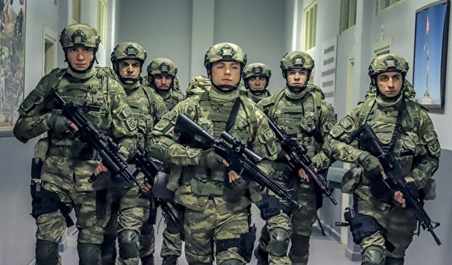 İşte ilk 3!
Birinci sırada Söz ve ikinci sırada Show TV ekranlarının efsane dizisi Çukur dizisinin yer aldığı sıralamada, üçüncülük koltuğuna TV8'in sevilen yarışma programı Survivor yer aldı.