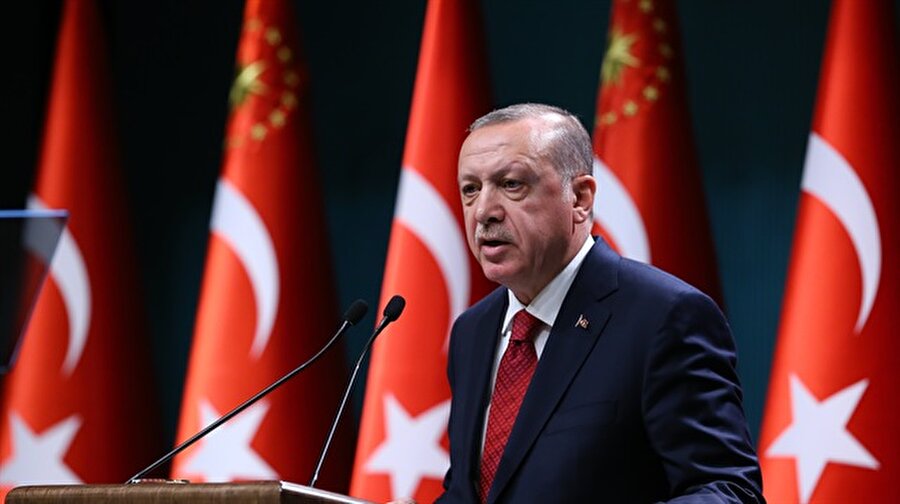 Cumhurbaşkanı Erdoğan: 24 Haziran 2018 tarihinde seçim yapılmasına karar verdik
Cumhurbaşkanı Erdoğan, cumhurbaşkanlığı ve milletvekili genel seçiminin 24 Haziran 2018 Pazar günü yapılacağını açıkladı.