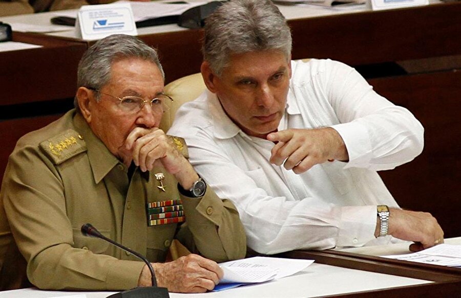 Raul Castro ve yardımcısı Miguel Diaz-Canel