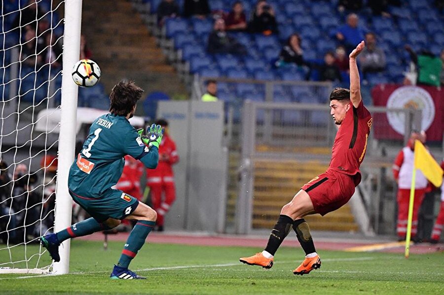 Cengiz Ünder'in gol vuruşu.