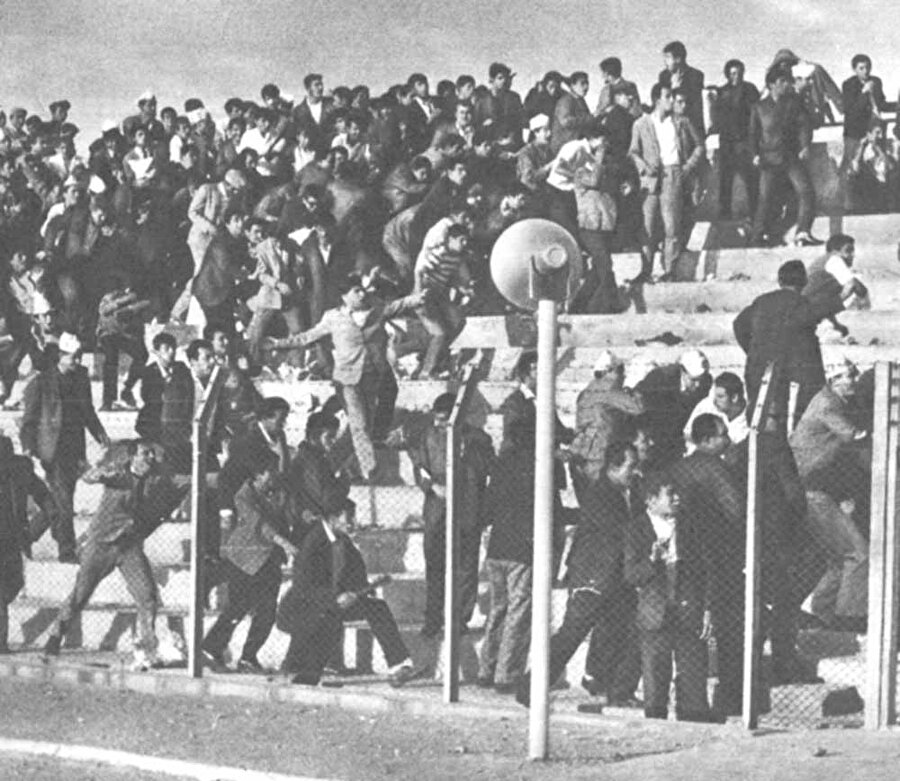 Türk futbolu hemen hemen her dönem tribün olayları sebebiyle derin acılar yaşadı.
