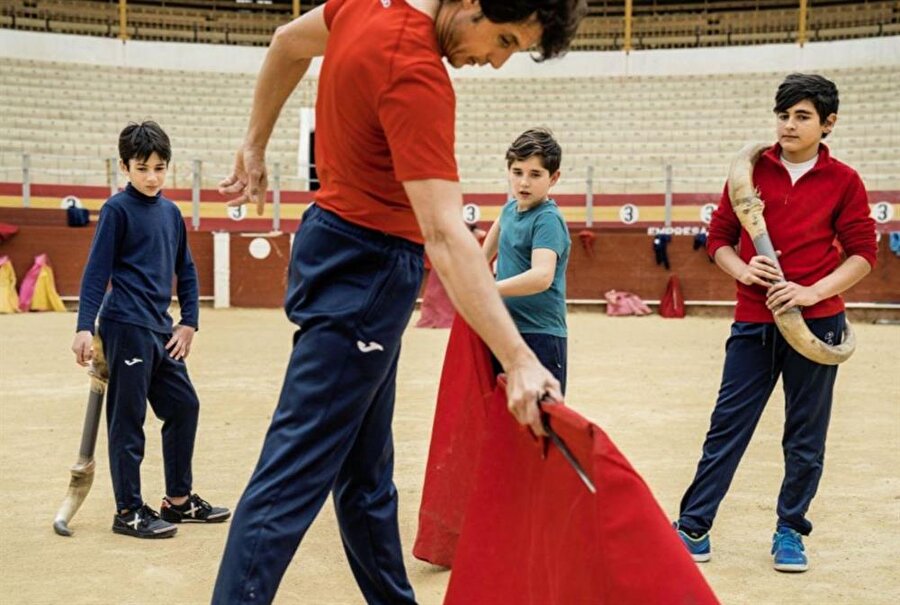 Çocuklar zorlu antrenmanlara tabi tutuluyor. Sonuç olarak; boğaların şakası olmaz... 