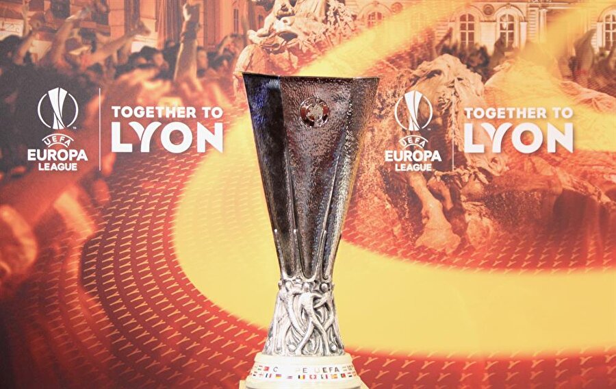 Büyük şok! UEFA Kupası çalındı