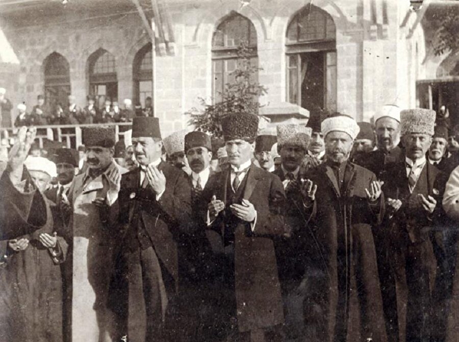 23 Nisan 1920: Büyük Millet Meclisi'nin açılışı