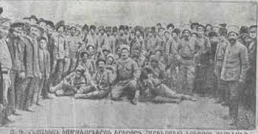 1892  Merzifon, Yozgat ve Kayseri Olayları

                                    
                                    
                                    
                                    
                                    
                                    
                                    
                                    
                                    
                                    Ermeni komitecileri, 1892 yılında Ermenileri isyana teşvik etmek
amacıyla yurtdışında bastırdıkları bildirileri Samsun limanından Merzifon’a,
oradan da Kayseri ve Yozgat’a asmışlardır. Bu gelişmeler üzerine Hükümet
gerekli tedbirleri almıştır. 
                                
                                
                                
                                
                                
                                
                                
                                
                                
                                