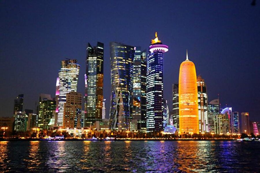 İşe alınanlar Katar’ın başkenti Doha’da yaşayacak

                                    Katar başvurusu kabul edilenlere Doha’da ortak kullanımlı eşyalı daire de tahsis edecek. Türkiye'de havayolu şirketlerinde uçan kabin görevlilerinden de başvuralara ilgi göstermesi bekleniyor.

  


  
Verilen ilanda “Katar Devleti'nin Ulusal Havayolu olarak Katar'ın en sıcak ve cömert misafirperverliğini en iyi şekilde yansıtmayı hedefliyoruz” ifadeleri de yer aldı.

  


  
Başvurmak isteyenlerin beraberinde CV’si, pasaport fotokopisi ve eğitim sertifikalarını da getirmesi istendi.
                                