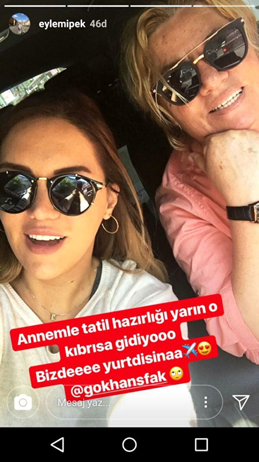 Sosyal medyadan duyurdular
Yaşar İpek'in annesi Fatoş İpek ve kız kardeşi Eylem Şafak İpek nişana katılmayacaklarını sosyal medyadan yaptıkları paylaşımla duyurdu. Eylem İpek Instagram'da annesiyle beraber çekindikleri fotoğrafa,"Annemle tatil hazırlığı yarın o Kıbrıs'a gidiyor. Bizde yurt dışına" yazarak törene katılmayacaklarını ilan etti.