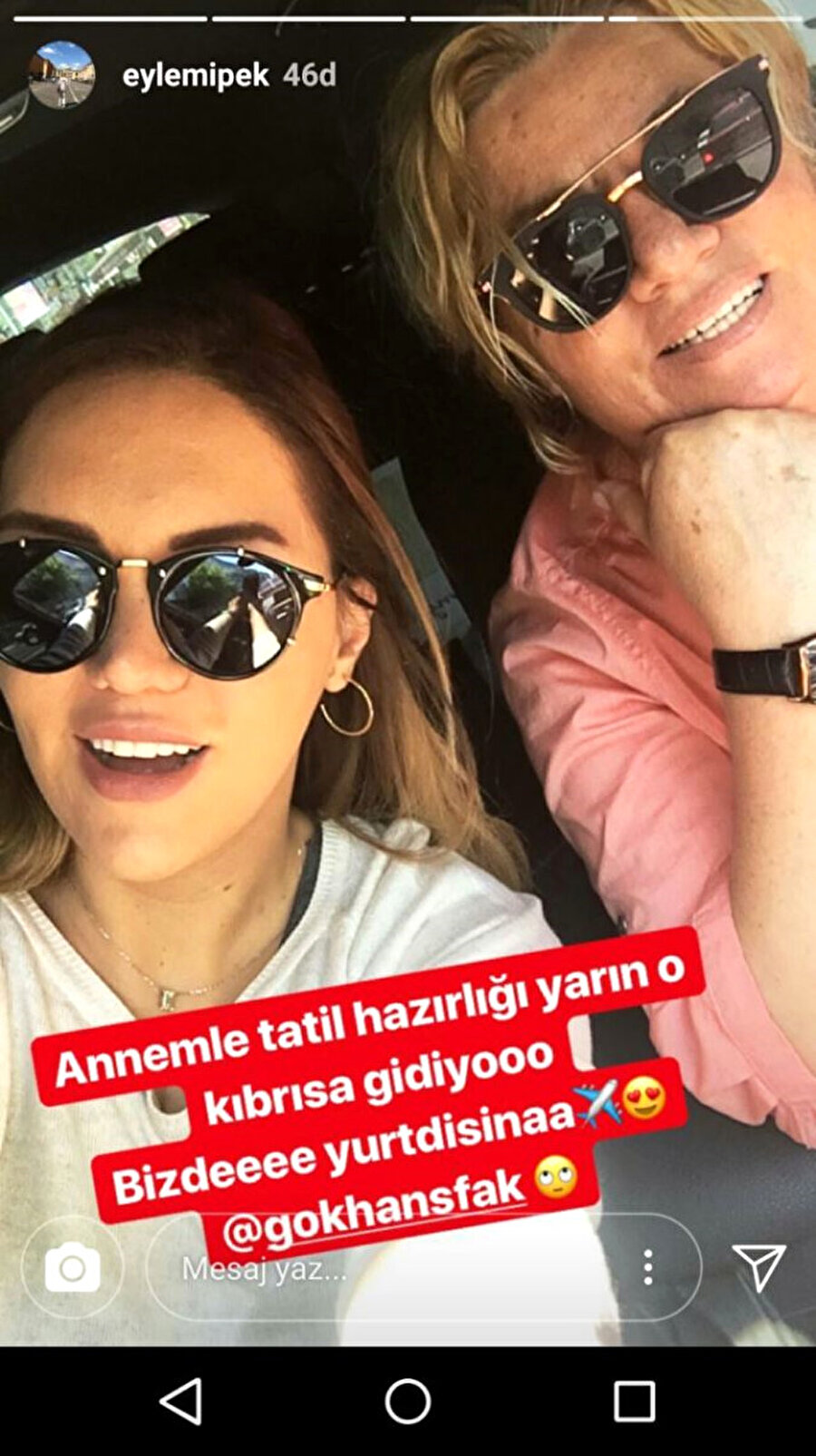 Sosyal medyadan duyurdular
Yaşar İpek'in annesi Fatoş İpek ve kız kardeşi Eylem Şafak İpek nişana katılmayacaklarını sosyal medyadan yaptıkları paylaşımla duyurdu. Eylem İpek Instagram'da annesiyle beraber çekindikleri fotoğrafa,"Annemle tatil hazırlığı yarın o Kıbrıs'a gidiyor. Bizde yurt dışına" yazarak törene katılmayacaklarını ilan etti.