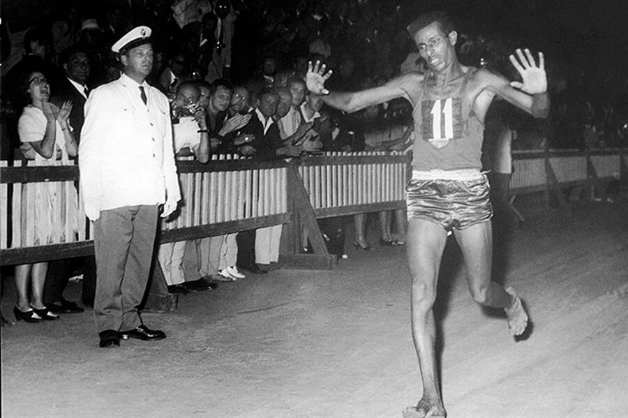 Çıplak ayakla altın madalya kazanan efsane: Abebe Bikila