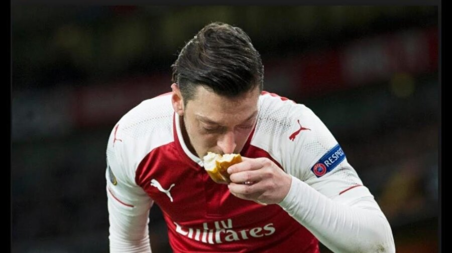 Bakambu sosyal medyadan Mesut’a seslendi