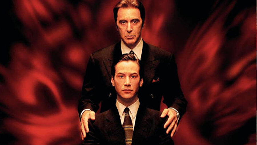 ''Şeytanın Avukatı'' filminde, sırf hayran olduğu Al Pacino’nun yanında rol alabilmek için çok düşük bir rakama çalışmayı kabul etmiştir.
