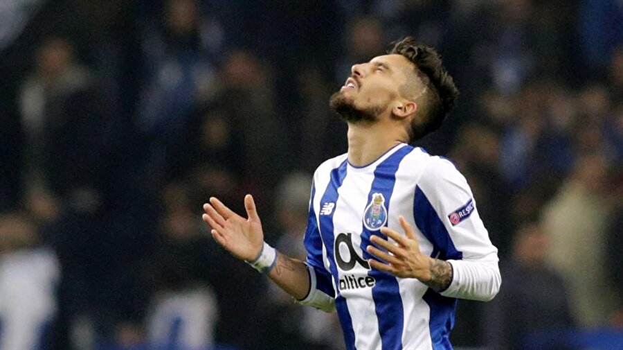 Alex Telles
