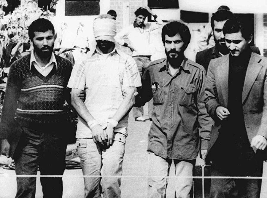 Roeder'in iddiasına göre Ahmedinejad'ın göründüğü fotoğraf. (Önde, sağdan 2)