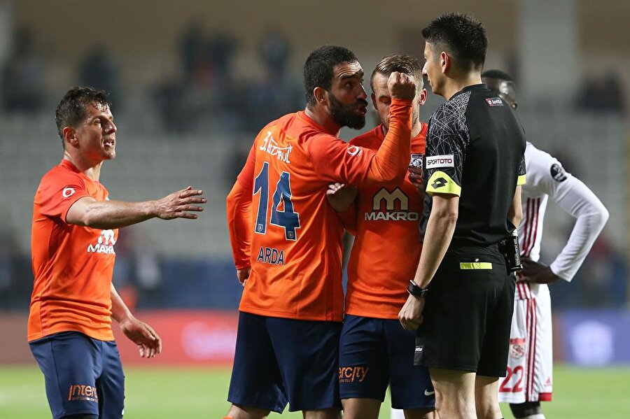 Arda Turan'ın aldığı ceza tarihe geçti.