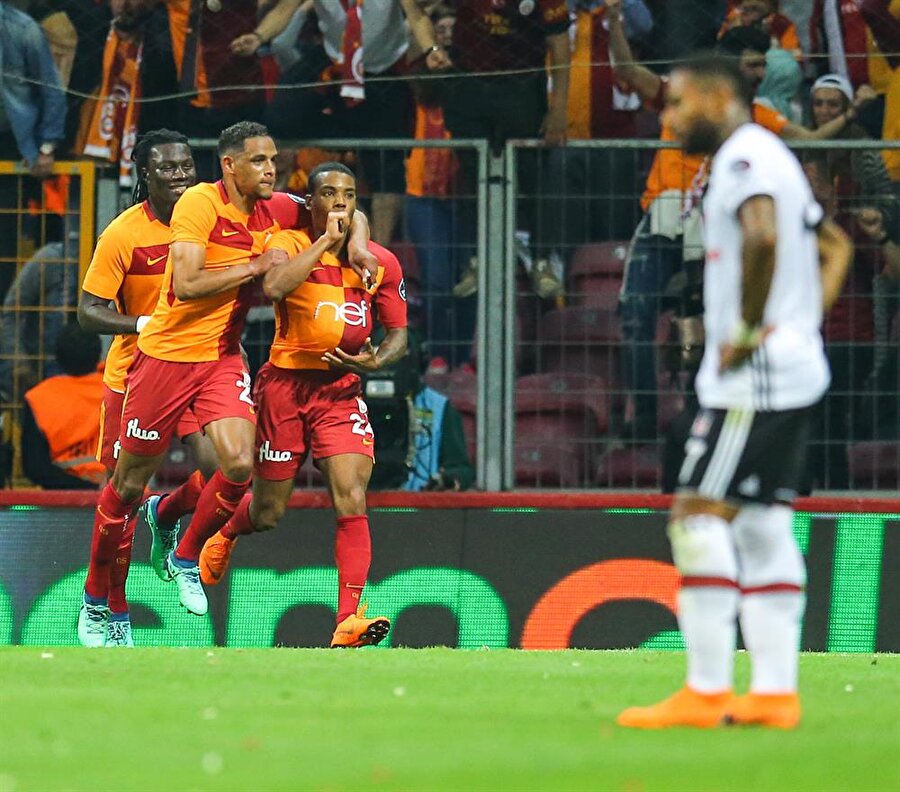 Galatasaray'ın Yeni Malatyaspor'u 2-0 mağlup etmesi sonrasında Beşiktaş'ın şampiyonluk şansı kalmadı.