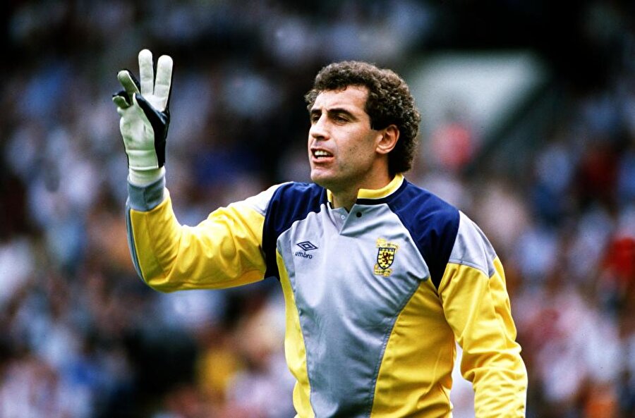 Peter Schilton
1990 Dünya Kupası'nda mücadele eden İngiliz futbolcu o dönemde 40 yaşındaydı.