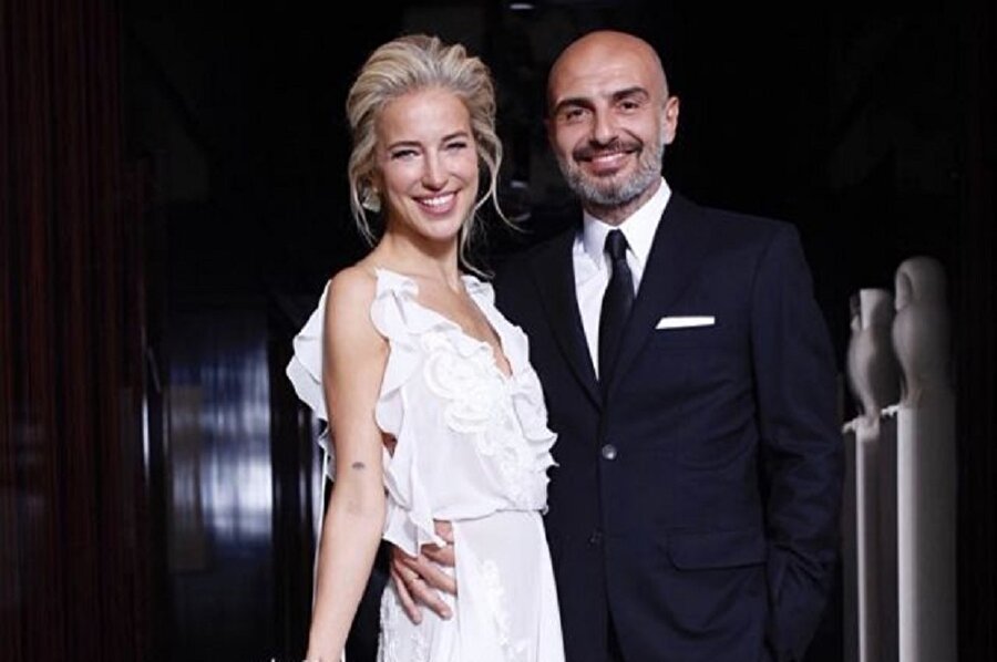 Ünlü sunucu Burcu Esmersoy, New York Türk Başkonsolosluğu’nda evlendi.