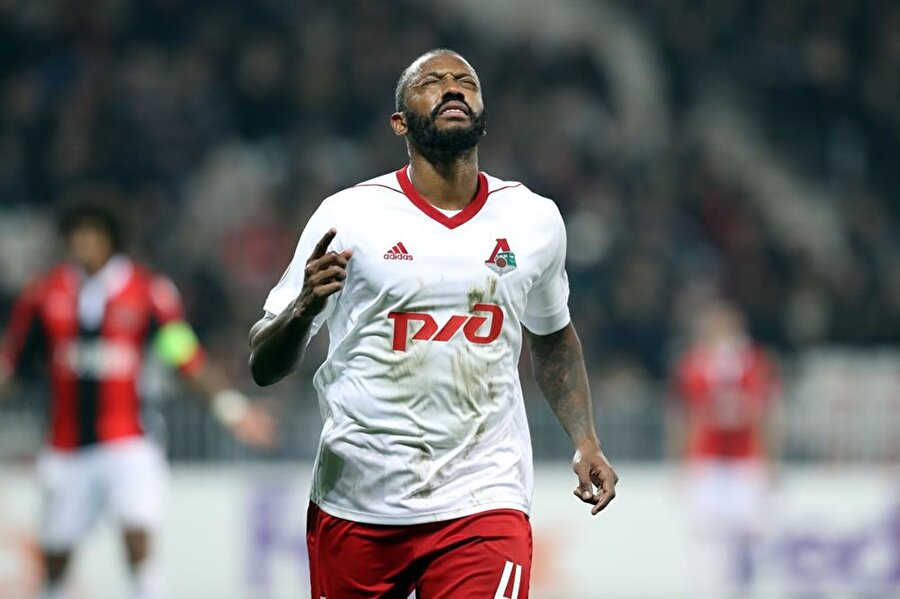 Manuel Fernandes'in, menajeriyle birlikte Beşiktaş yönetimine haber yolladığı ve siyah beyazlı ekibe dönmek istediği ileri sürüldü.