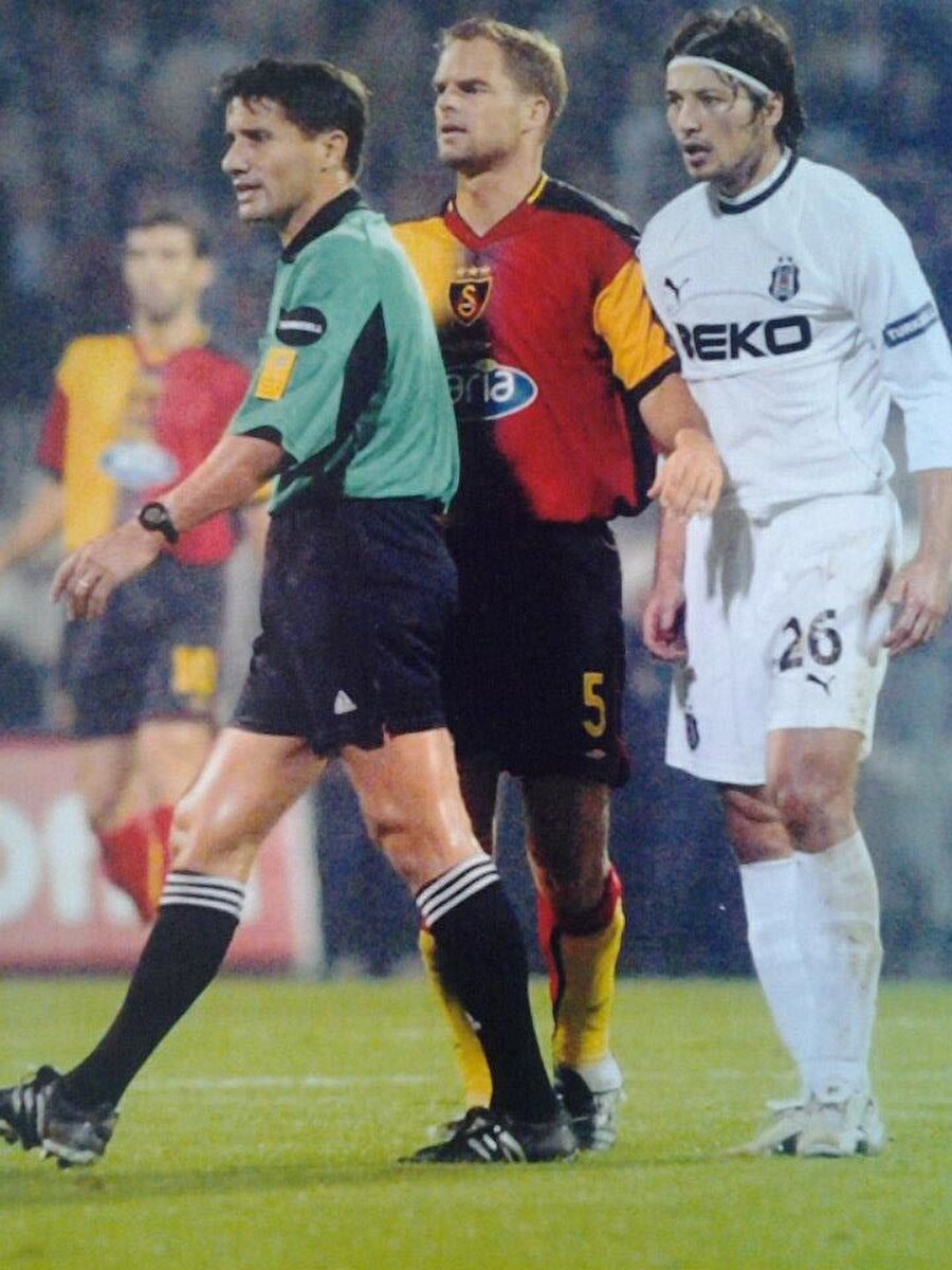 FIFA ​Kokartlı eski hakem İsmet Arzuman, yeni sezonda TFF 3. Lig'de mücadele edecek olan Karşıyaka'da sportif direktörlüğe getirildi.