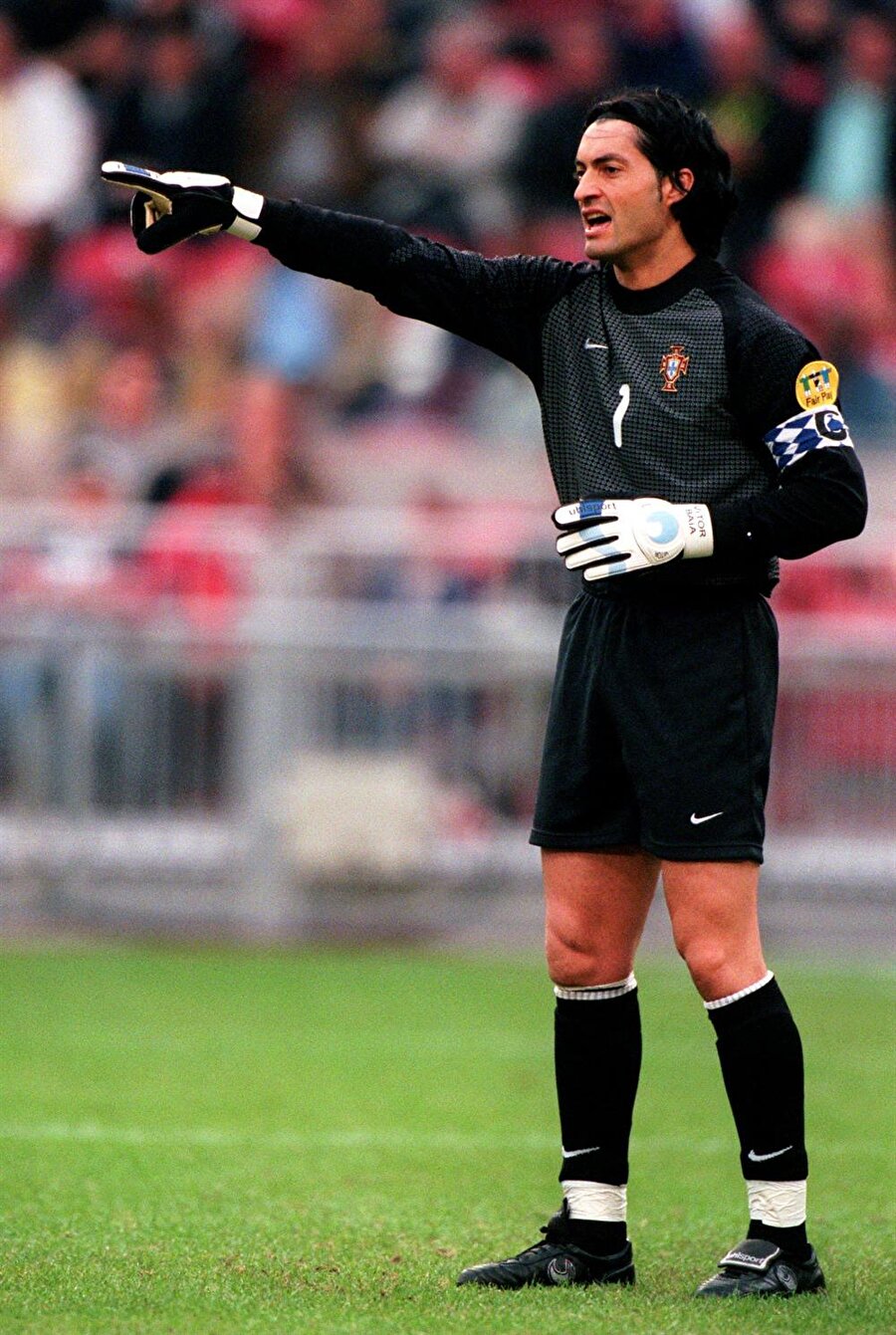 Vitor Baia
Vitor Baia 1 Temmuz 2007'de emekli oldu. Portekizli file bekçisi kariyeri boyunca 35 kupa kazandı.