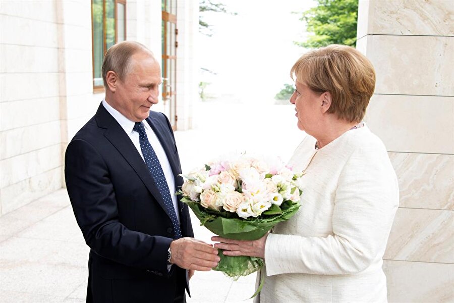 Rusya Devlet Başkanı Vladimir Putin'in, Almanya Başbakanı Angela Merkel
