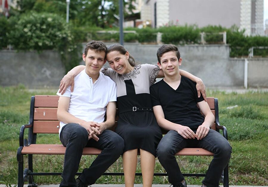 Serhat-Onur Yüksel kardeşler ve ailesi