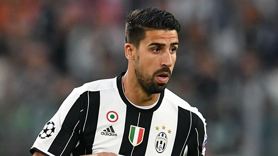 Sami Khedira
Futbol kariyerini Juventus'ta sürdüren Sami khedira; Tunuslu bir baba ile Alman bir annenin oğlu. Ünlü futbolcu çocukluğunda babası gibi Müslüman olmayı tercih etti.  