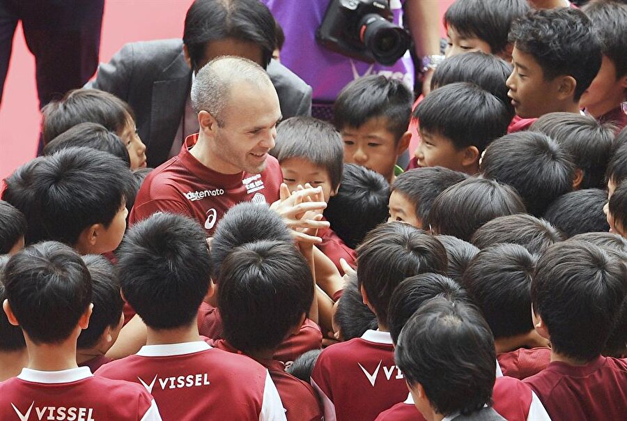 Iniesta'yı çocuklar karşıladı