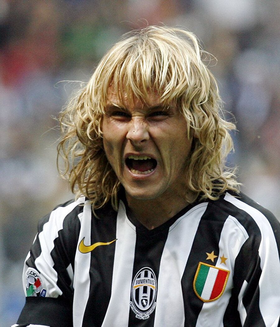 Pavel Nedved
Juventus tarihine adını altın harflerle yazdıran Pavel Nedved cezalı olduğu için 2003 Şampiyonlar Ligi Finalinde forma giymedi. Juventus ile Milan'ın karşı karşıya geldiği mücadelenin normal süresi 0-0 sona erdi. Penaltılar sonucunda Milan, Juventus'u 3-2 mağlup etti ve kupaya uzandı.