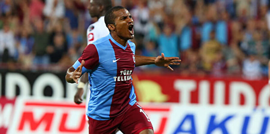 Florent Malouda

                                    
                                    2013-2014 sezonu başında Chelsea'dan Trabzonspor'a transfer olan Florent Malouda son olarak Lüksemburg Ligi ekibi FC Differdange 03'te top koşturdu.
                                
                                