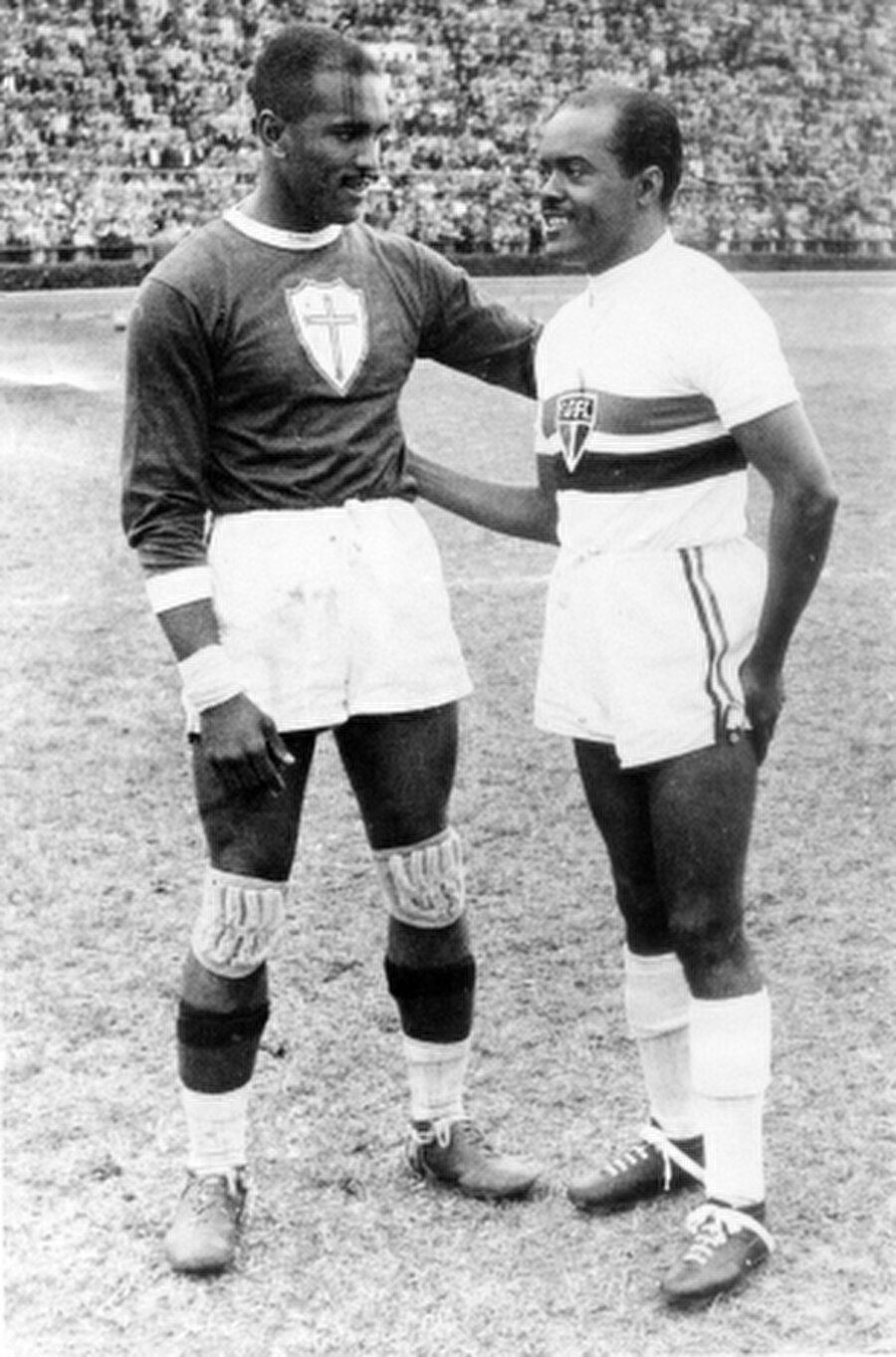 Leônidas da Silva

                                    6 Eylül 1913 doğumlu Leônidas da Silva, Brezilya futbol tarihinin önemli isimlerinden biri... 1938 yılında Fransa'da gerçekleştirilen Dünya Kupası'nda yer alan Francia 7 kez fileleri havalandırdı.
                                
