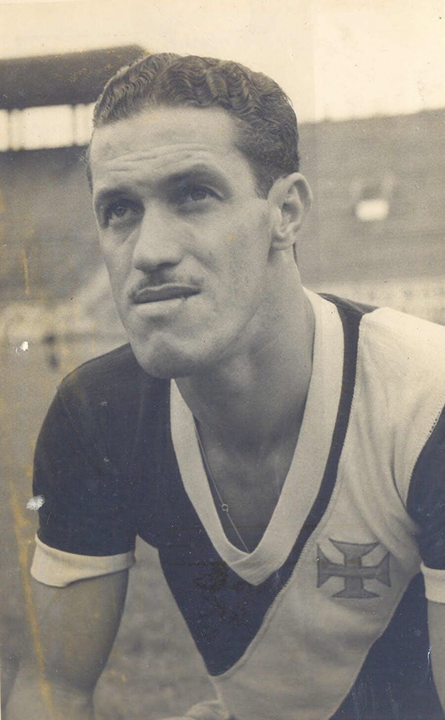 Ademir 

                                    1922 doğumlu Brezilyalı futbolcu Ademir, 1950 Dünya Kupası'nda görev aldı. Brezilya'da düzenlenen 1950 Dünya Kupası’nda 9 gol attı.
                                