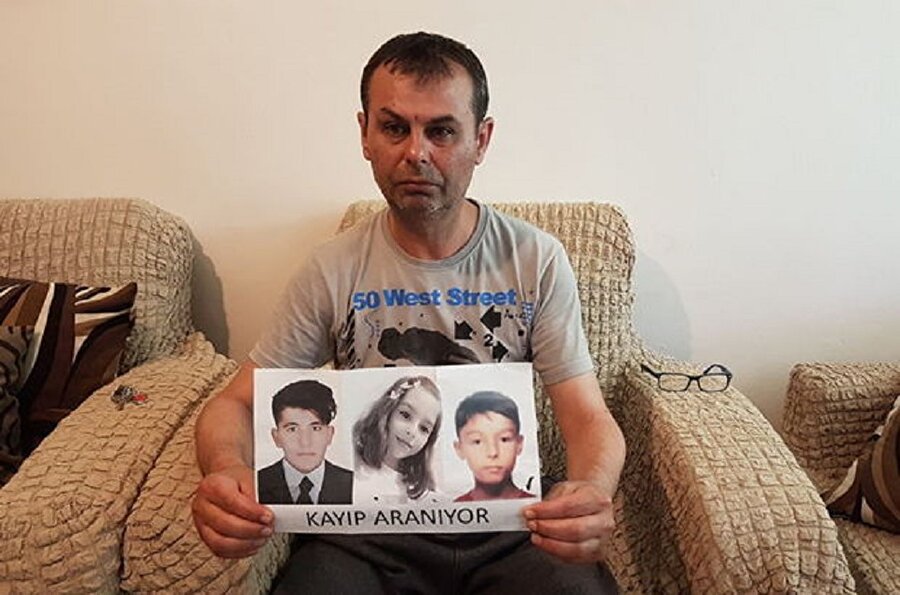 Aileler kayıp çocukları için yardım bekliyor.