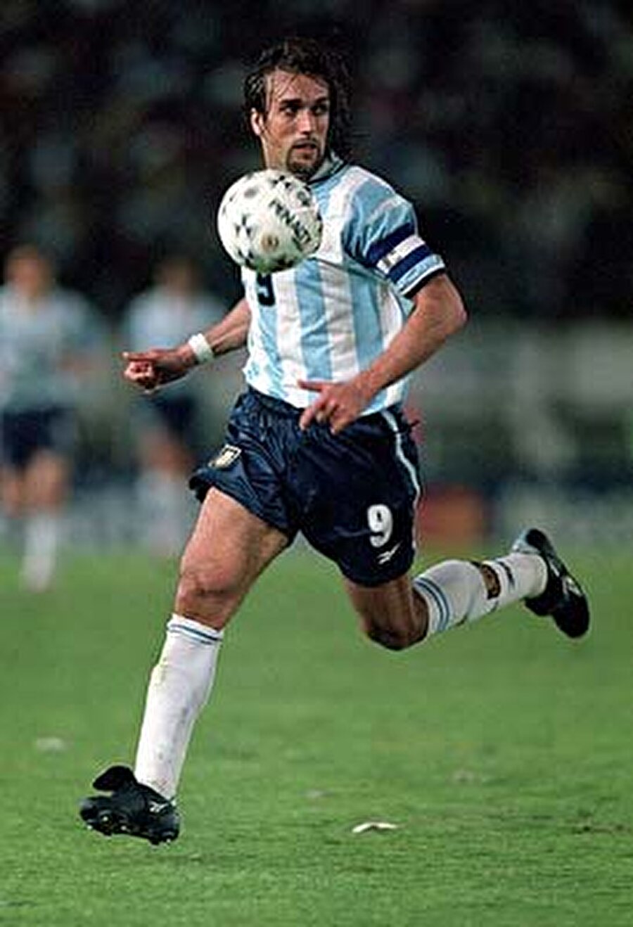 Gabriel Batistuta

                                    Arjantinli futbolcu Gabriel Batistuta 1994, 1998 ve 2002 yıllarında yer aldığı Dünya Kupası organizasyonlarında toplam 10 gol attı.
                                