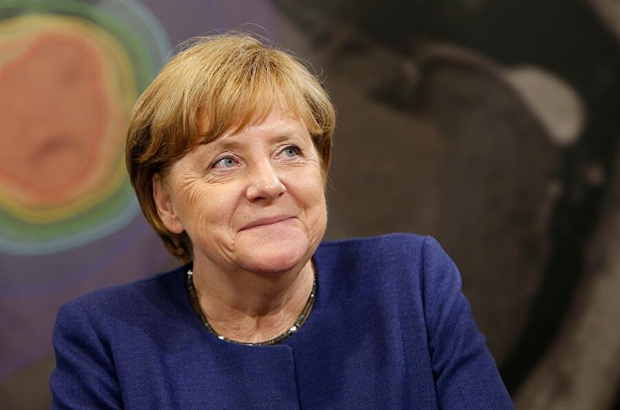 Angela Merkel - Almanya
Almanya Şansölyesi Angela Merkel 20 bin 500 dolar maaş alıyor.