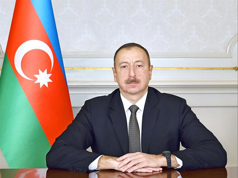İlham Aliyev - Azerbaycan
Azerbaycan Cumhurbaşkanı İlham Aliyev 8 bin 824 dolar maaş alıyor.