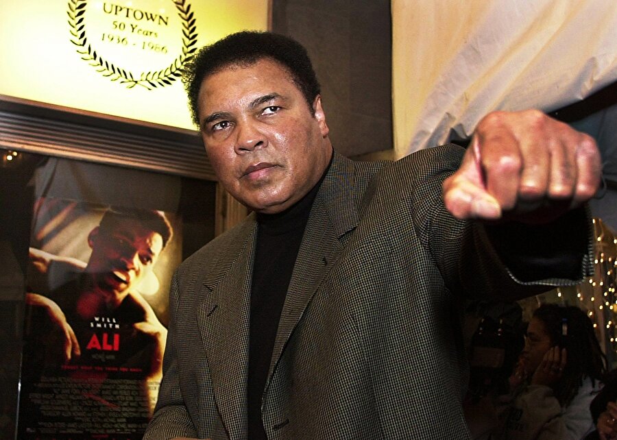 Muhammed Ali, tüm zamanların en sevilen sporcularından biri olarak tarihe geçti.