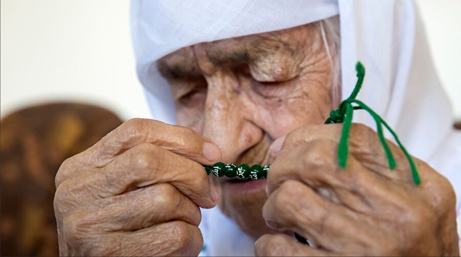 129 yaşındaki Koku İstambulova, "Bu kadar uzun yaşayacağıma, daha önce ölmek isterdim" diyor.