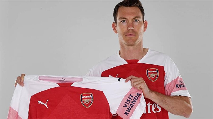Arsenal, Juventus ile sözleşmesi sona eren İsviçreli oyuncu Stephan Lichtsteiner'i renklerine bağladı.
