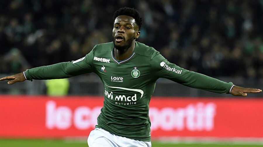 Damien Comolli'nin, St. Etienne kulübüyle sözleşmesi bu ayın sonunda bitecek olan Jonathan Bamba ile ilgilendiği iddia edildi.