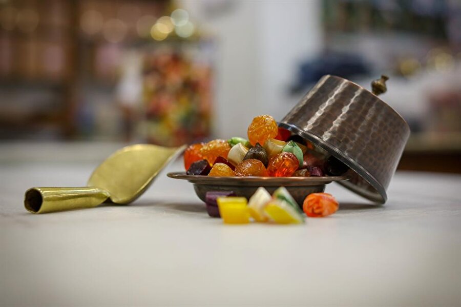 Ramazan Bayramı ve Kurban Bayramı dönemlerinde bayram şekeri ve çikolata satışlarının yaklaşık 500 milyon TL civarında olduğu belirtiliyor.