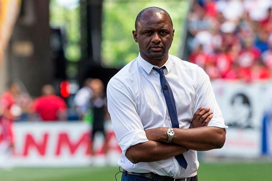 Ligue 1 ekibi Nice, teknik direktörlüğe Fransa'nın efsane futbol adamlarından Patrick Vieira'yı getirdi.
