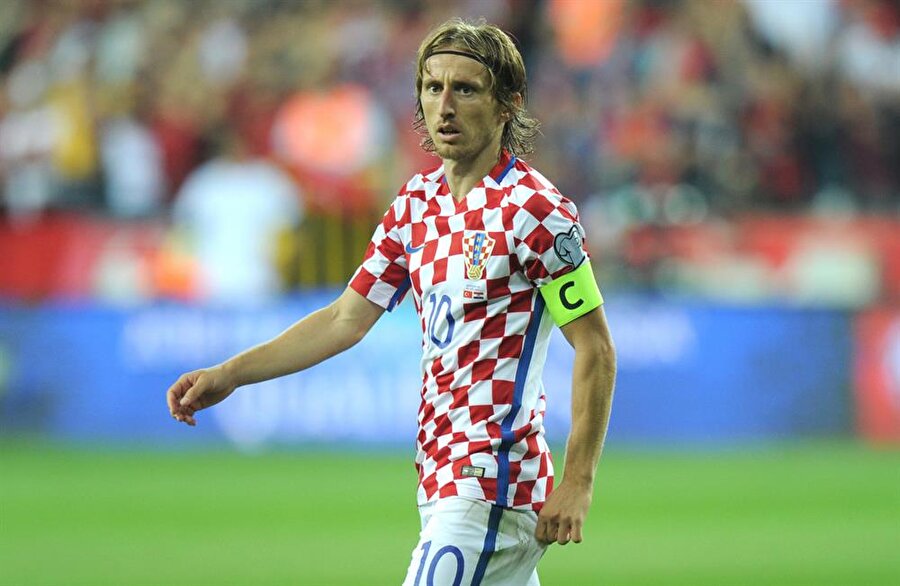 Luka Modric / Hırvatistan
Doğum Tarihi: 9 Eylül 1985Mevki: Merkez orta sağa Kulübü: Real MadridBonservis: 25 milyon Euro Sözleşme Bitiş Tarihi: 30.06.2020