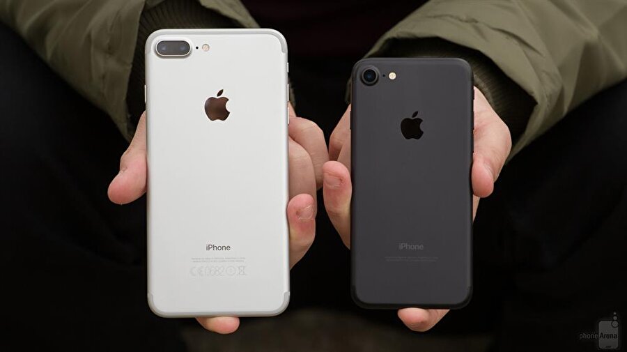 Apple iPhone 7 ve iPhone 7 Plus

                                    
                                    
                                    
                                    iPhone 7 ve iPhone 7 Plus çıkalım iki yıla yaklaştı. Fakat hâlâ satışta olan bu ürünler epey ilgi görüyor. Yeni telefon satın alırken Android değil de tercihini iPhone'lardan yana yapanlar bu telefonları da değerlendirebilir. Küçük ekranlı, tek kameralı bir ürün kullanmak istemeyenler iPhone 7'nin Plus versiyonunu tercih edebilir. Çünkü çift kamera burada bokeh efekti ve portre modu derken önemli özellikler sunuyor. iPhone 7 fiyat: 550 dolariPhone 7 Plus fiyat: 670 dolar
                                
                                
                                
                                