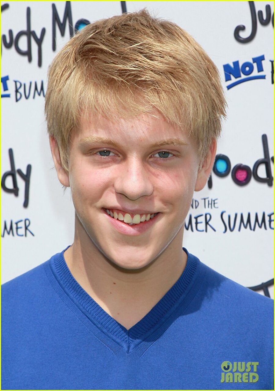 Jackson Odell hakkında

                                    1997 yılında dünyaya gelen Jackson Odell,  ABC kanalında 2013-2015 yılları arasında yayınlanan The Goldbergs dizisinde Ari Caldwell rolüyle tanınıyordu. Genç oyuncu son olarak ünlü komedi dizisi Modern Family'de rol alıyordu.
                                