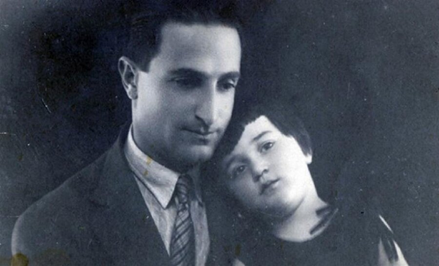13 Haziran 1933'te Şeref Bey vefat etti