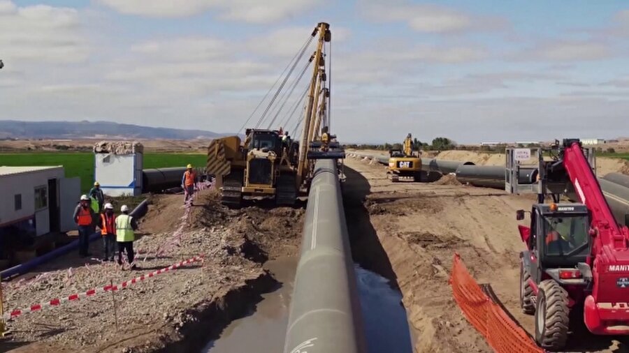 Enerjinin ipek yolu
Proje Türkiye'nin ve Avrupa'nın en büyük doğal gaz boru hattı projesi olma özelliği taşıyor