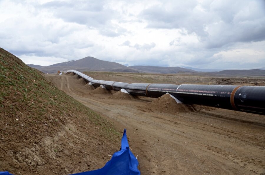 175 milyon kilometre yol kat edildi
82 milyon saat iş yapıldı. 175 milyon kilometre yol kat edildi. Proje için, 131 bin 13 metre uzunluğunda boru kaynatıldı.