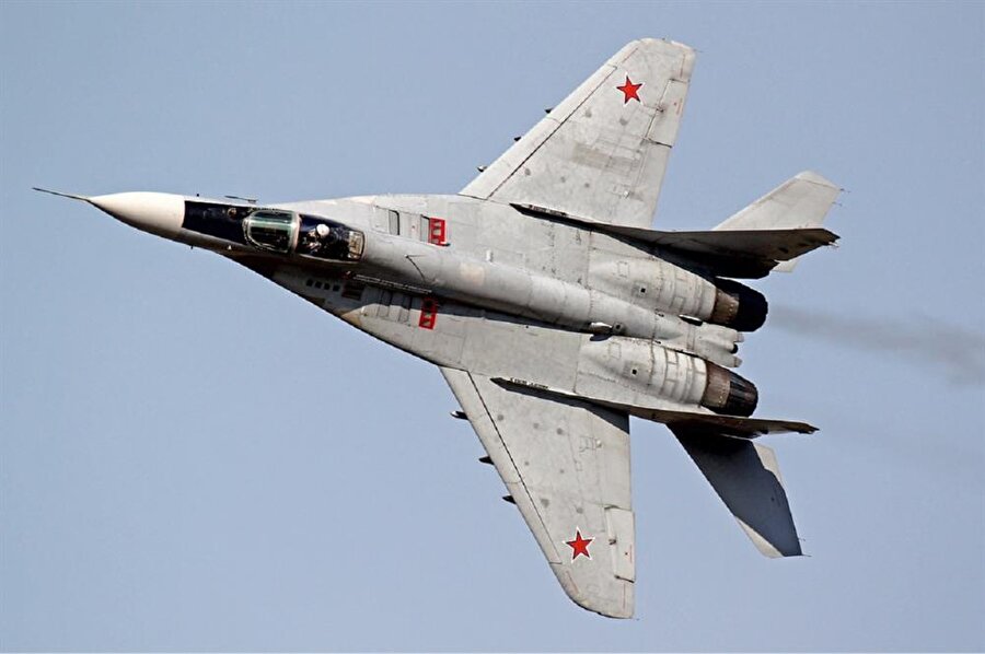 Mikoyan MiG-29, Mikoyan Gurevich tarafından 1977 yılında üretilmiştir .Dördüncü jenerasyona ait, üstün manevra yetenekli bir kısa menzil hava muharebe ve savunma uçağıdır. Bulgaristan, Macaristan, Polonya ve Slovakya bu uçağı kullanırken Çek Cumhuriyeti, Macaristan ve Romanya'da eski kullanıcıları arasındadır.